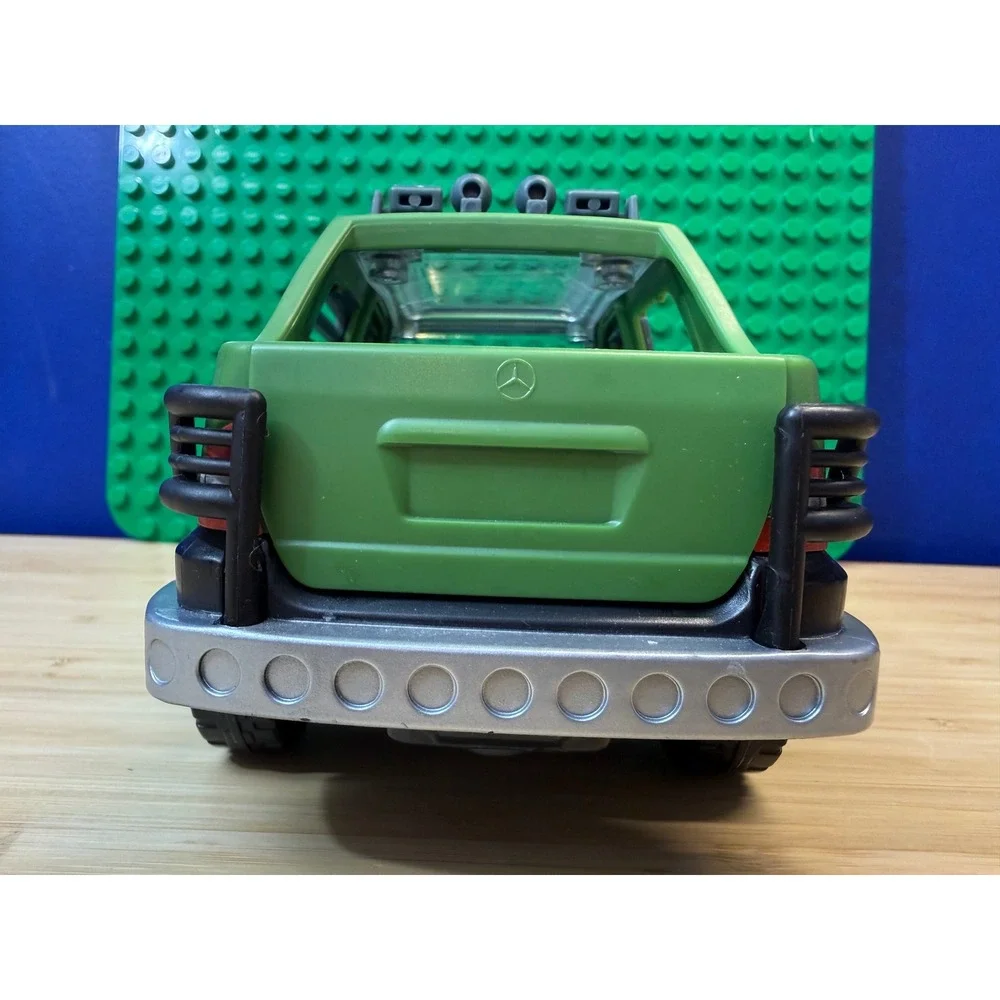 Jurassic World Legacy Collection Mercedes-Benz ML320 Camo SUV Vehicle Toy
